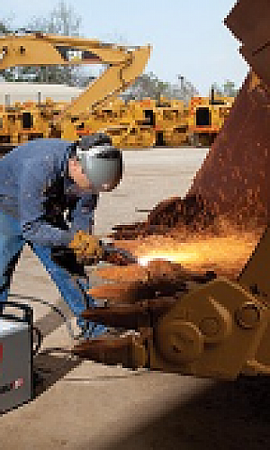 Manutenção em máquina de corte plasma Manutenção em máquina de corte plasma