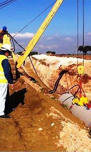 Montagem de tubulação em PRFV Montagem de tubulação em PRFV